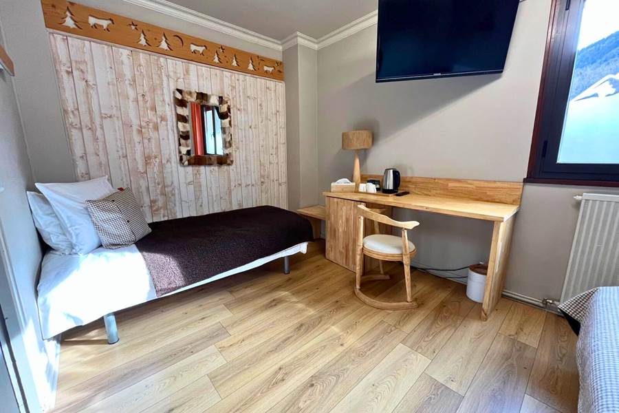 Hotel Bagnères de Luchon St Mamet Pyrénées La Rencluse