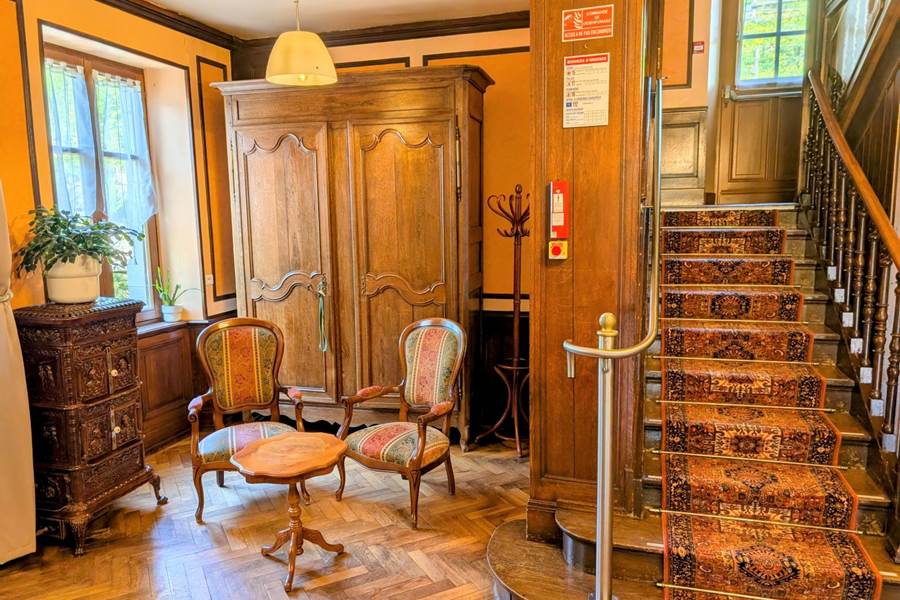 Gite-de-groupe-alsace-vosges-chalet-tilleul-hall-entree