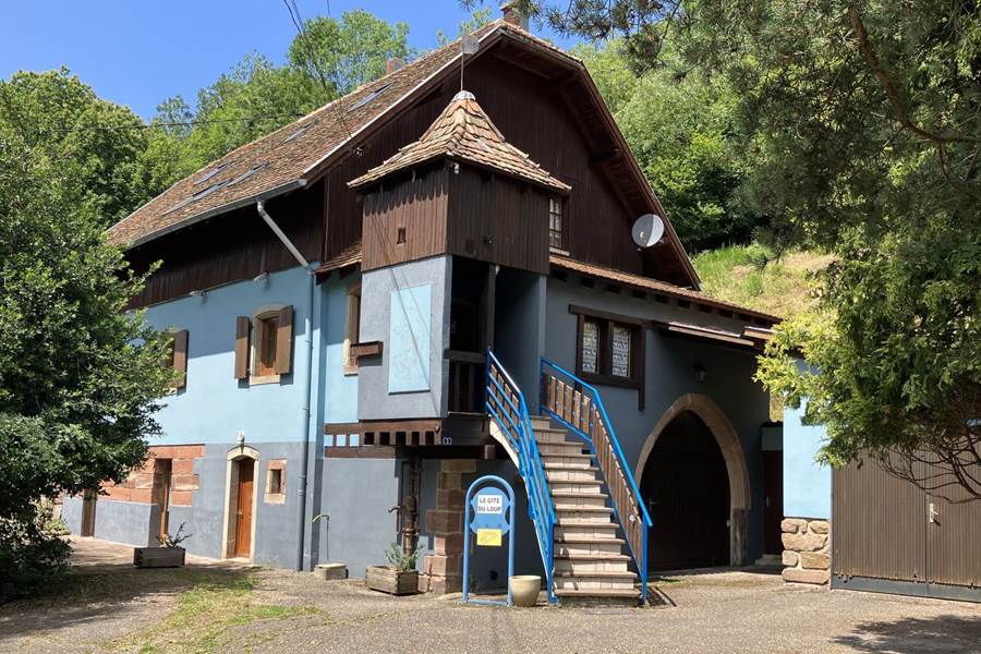 Gite-de-groupe-alsace-vosges-chalet-chambre-entree