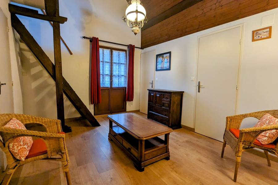 Gite-de-groupe-alsace-vosges-chalet-salon-chambre-cinq