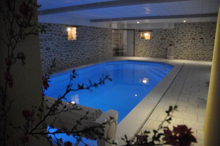 Le Green Camp d'Octavie : eclairage de la piscine