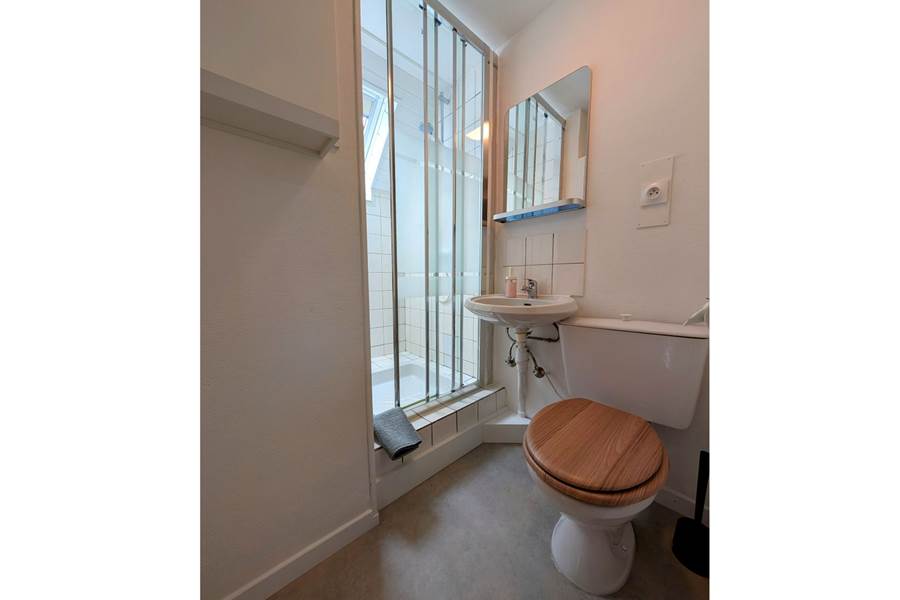 Gite-de-groupe-alsace-vosges-chalet-salle-de-bain-une