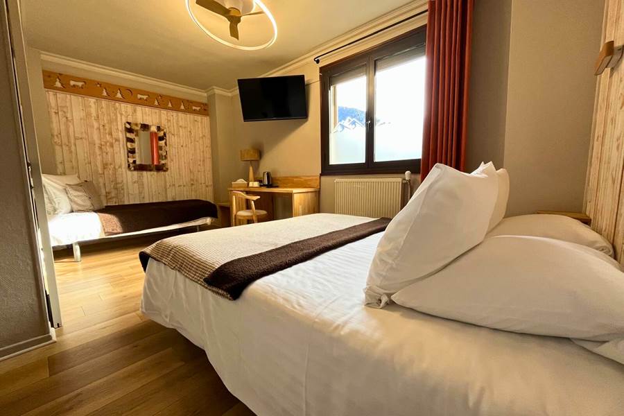 Hotel Bagnères de Luchon St Mamet Pyrénées La Rencluse