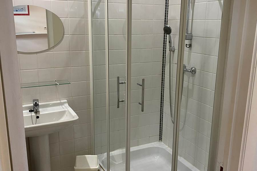 Salle de douche 1