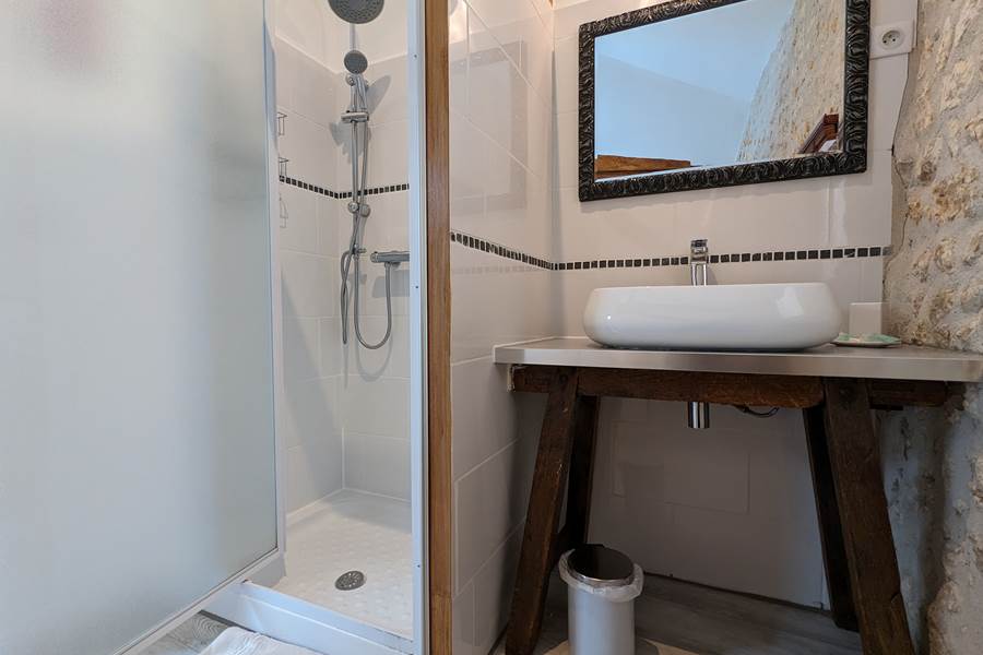 Salle de douche à l'étage