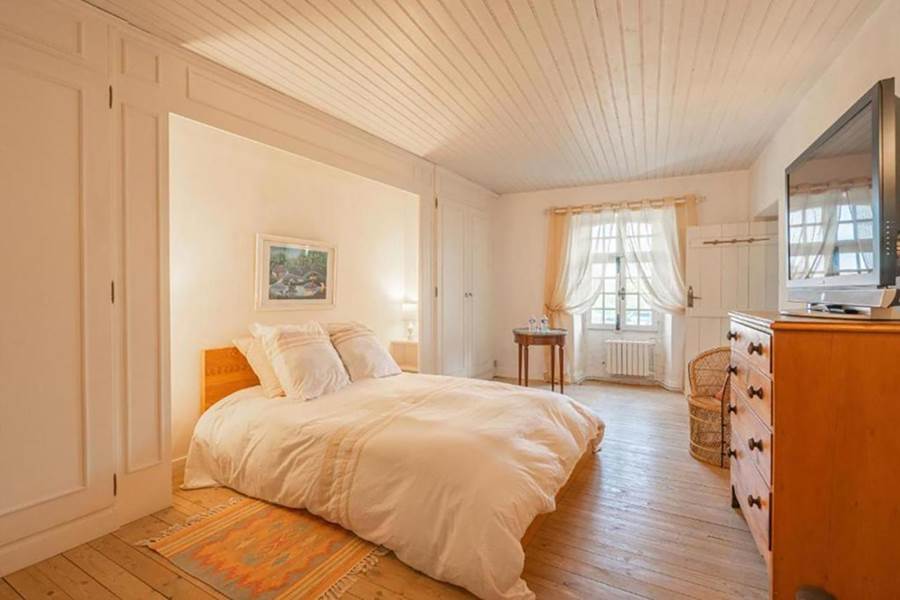 chambre-double-spacieuse-charente-maritime