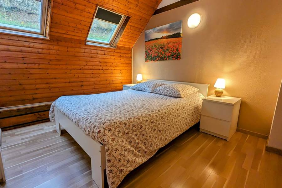 Gite-de-groupe-alsace-vosges-chalet-chambre-trois-droite