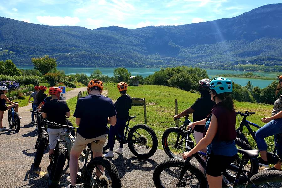 Randonnée en vtt électrique au lac d'Aiguebelette