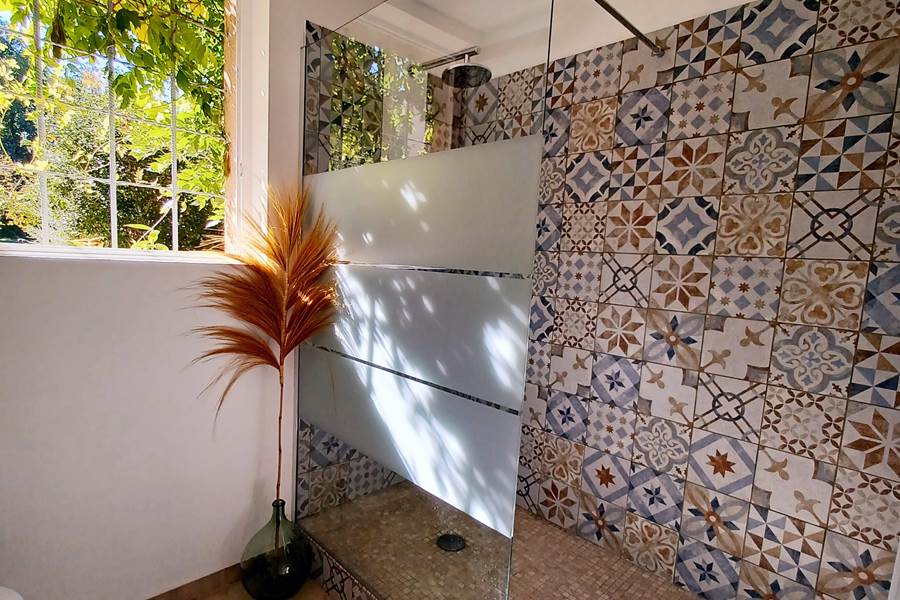 STUDIO LUBERON - Douche à l'italienne