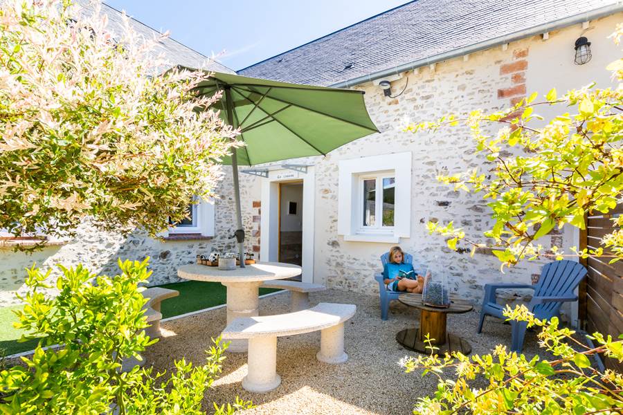 terrasse-gite-sarthe-hameau-des-deuxailes