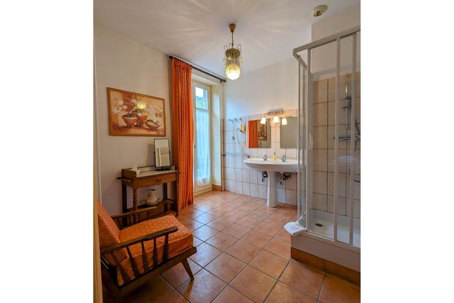 Gite-de-groupe-alsace-vosges-chalet-salle-de-bain-chambre-102