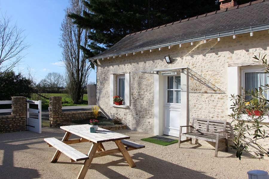 gite_rural_sarthe_cours_maisonnett_hameau_des_deux_ailes