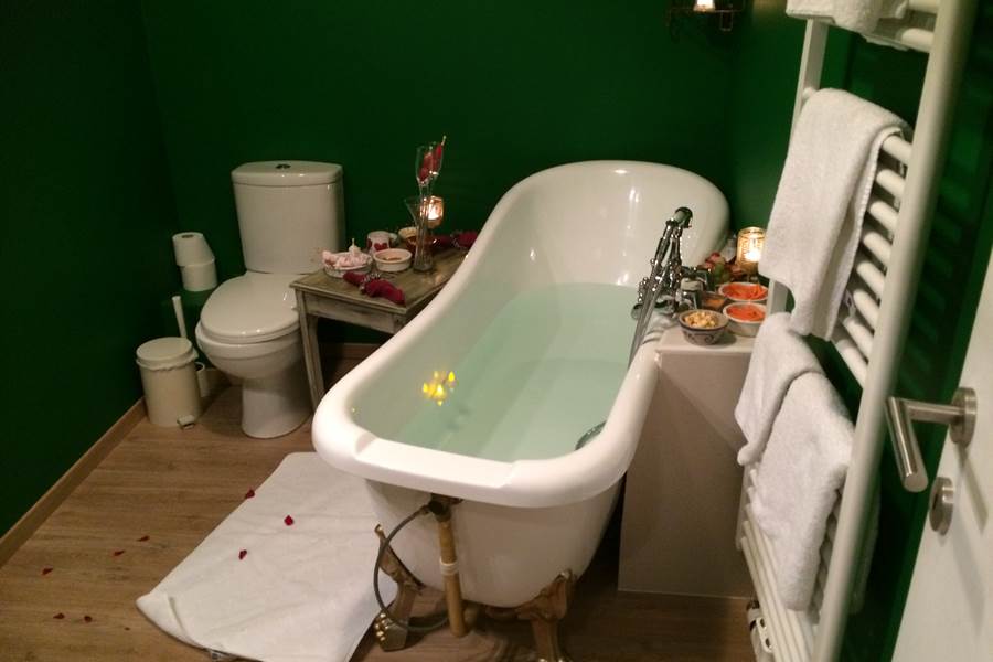 Tombstone salle de bain 1