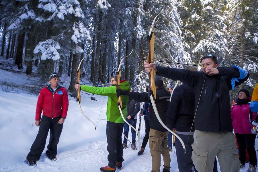 Séminaire outdoor à la montagne avec activité Tir à l'arc