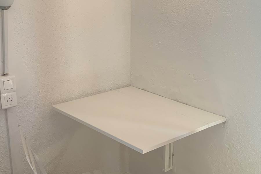 Chambre 9 bureau.