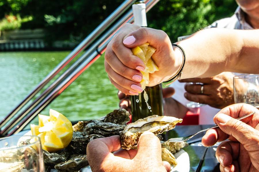 Oyster Bar&Boat - Vernon-photo-page