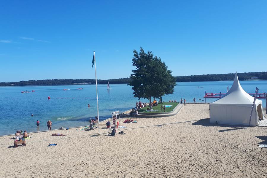 PLAGE EAU D'HEURE LACS A 150 m