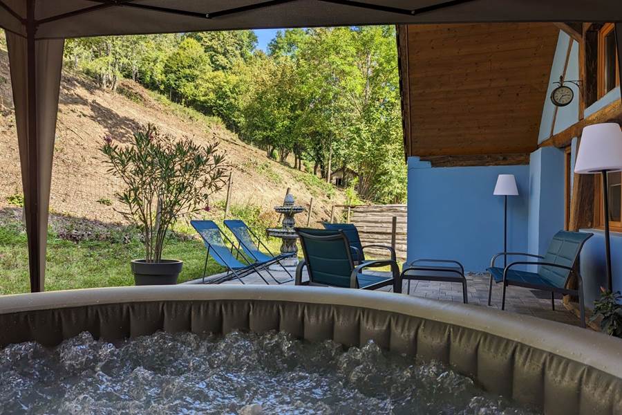 Gite-de-groupe-alsace-vosges-chalet-terrasse-jacuzzi