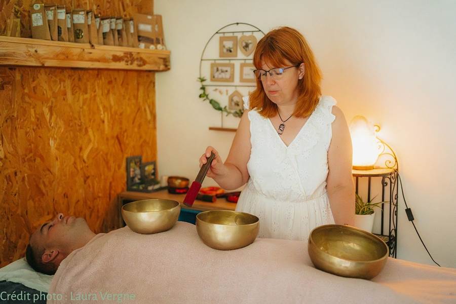 massage énergétique aux bols tibétains : voyage sonore