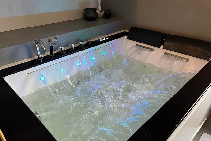 SPA Balnéo jets & cascades - Le Domaine Enchanté-photo-page