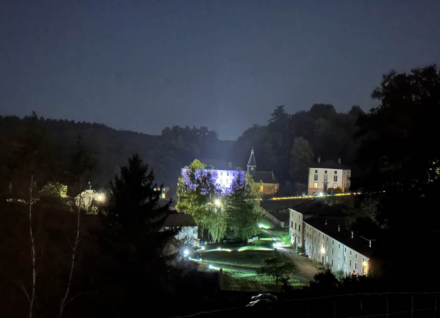 La Manufacture Royale de Bains en lumière