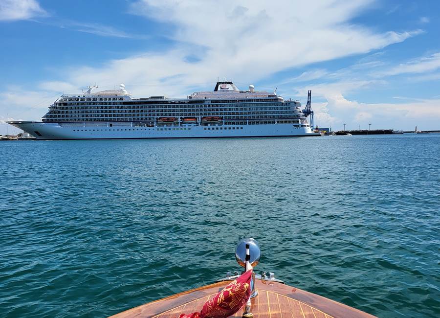 Géant des croisières, Sète