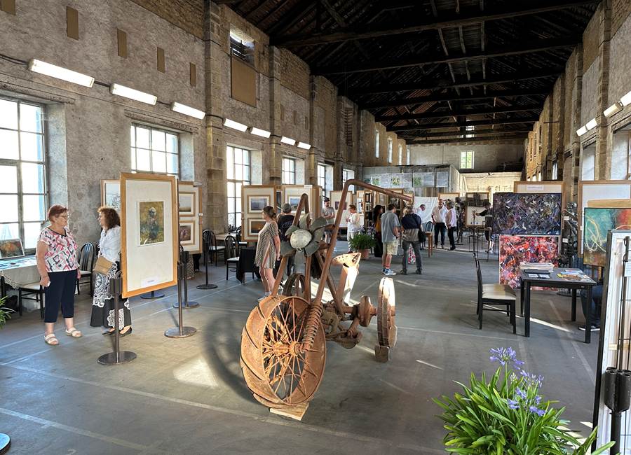 Exposition des œuvres dans l’ancienne Halle au charbon et rencontres avec les Artistes