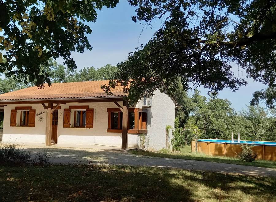 Vue générale du Gîte et de sa piscine