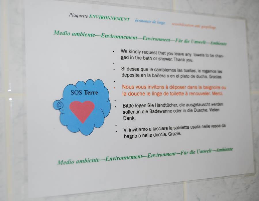 Affiche éco-responsable dans chaque salle d'eau Le Ranch des Lacs