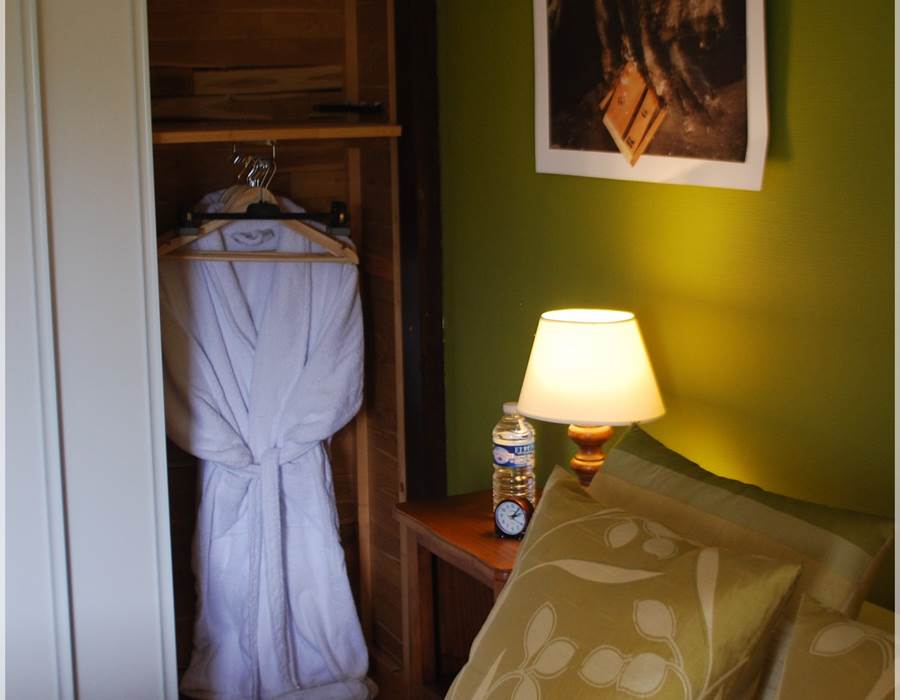 La Chambre Paul Rebeyrolle Le Ranch des Lacs Limousin 027