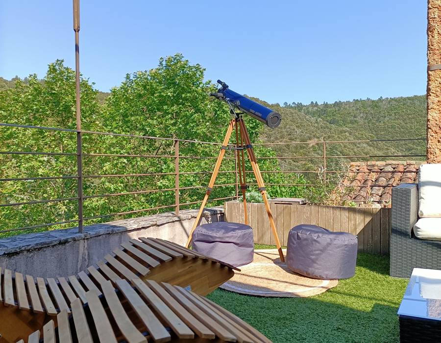 Une terrasse privative avec vue imprenable sur la nature environante