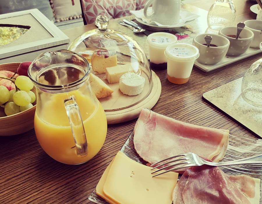 Petit déjeuner dans la véranda