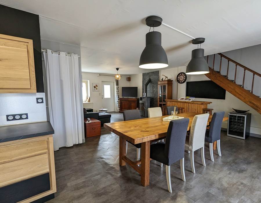 Salle à manger vue 1