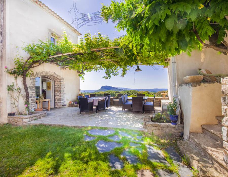 mas - terrasse - patio - gard - cevennes