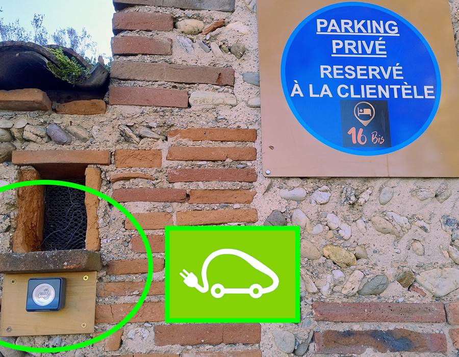 Borne de recharge électrique pour voiture