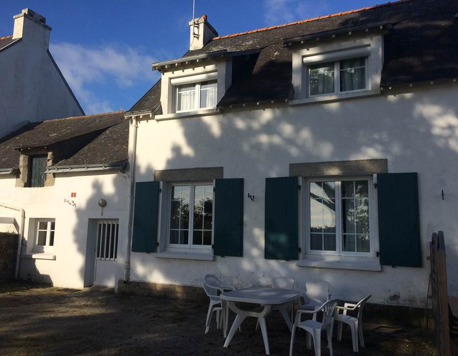 gite pour 7 personnes avec vue sur Groix,parc de jeux et piscine en saison