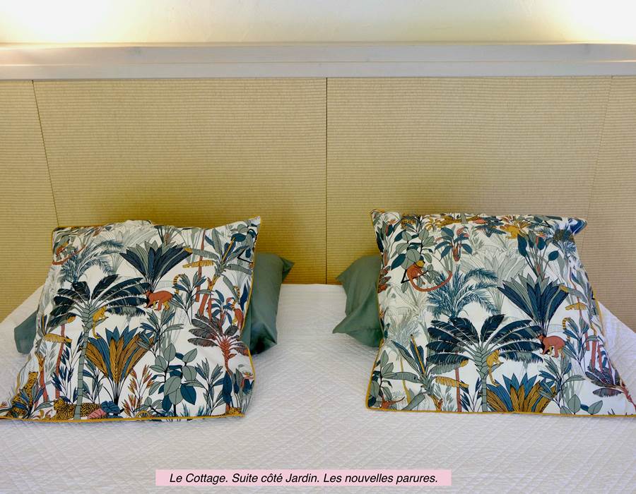 DOMAINE DU CHAMP DE L'HOSTE - chambres d'hôtes à Larzac 24170 - Dordogne - location suite côté jardin - location maison de vacances - parures -