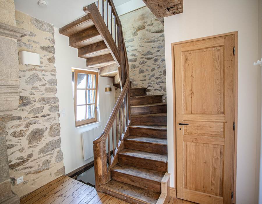 Escalier menant a la chambre familiale