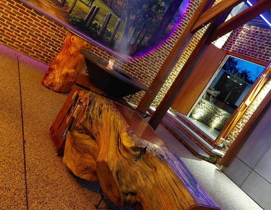 Plancha, prévoir 8kg de charbon de bois.