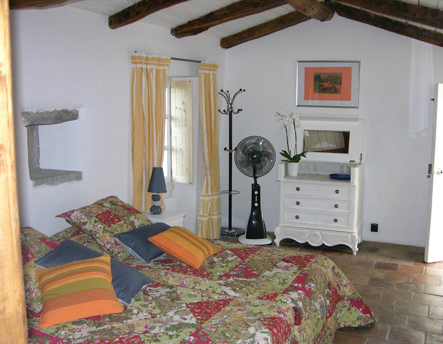 mas - chambre hote - 1 grande lit - 33m²