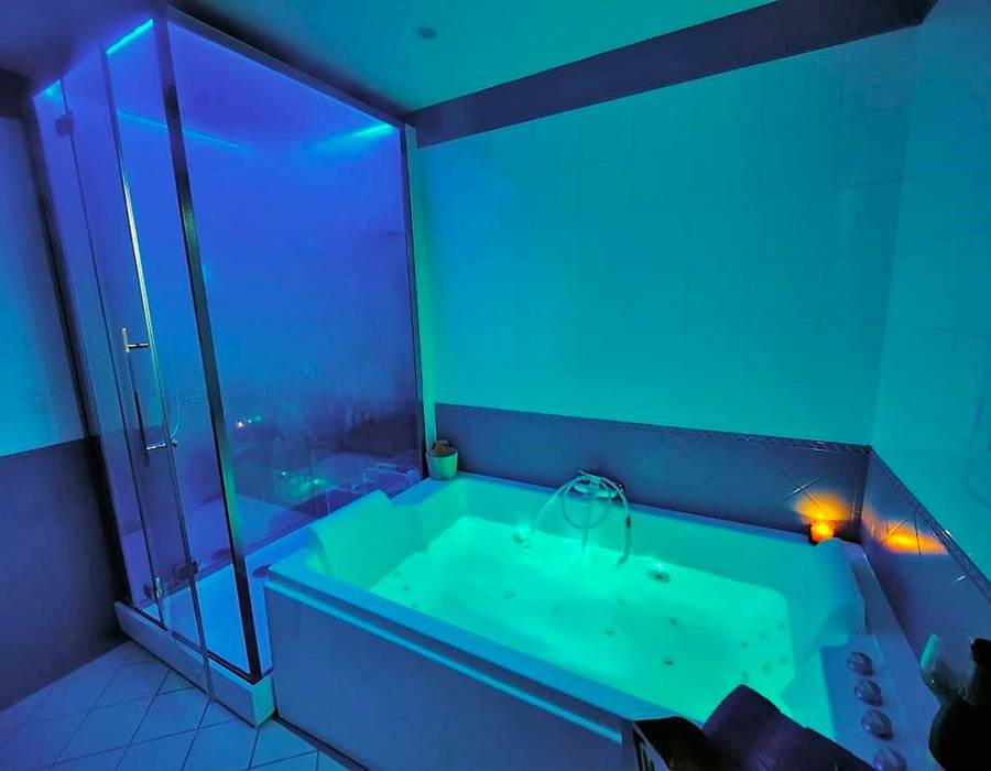 Gîtes, chambre d'hôtes et table d'hôtes gastronomique à Casteljaloux Lot et Garonne, piscine, jacuzzi et spa