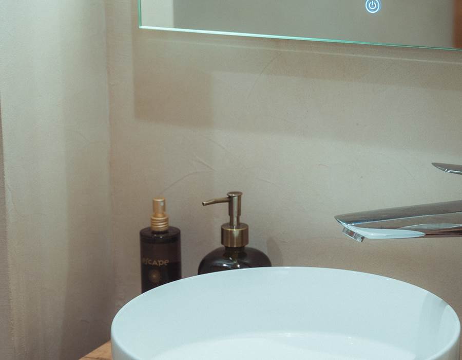 MAISON-BALAS-Suite-Gran-Terrassa-&-Spa-Lavabo