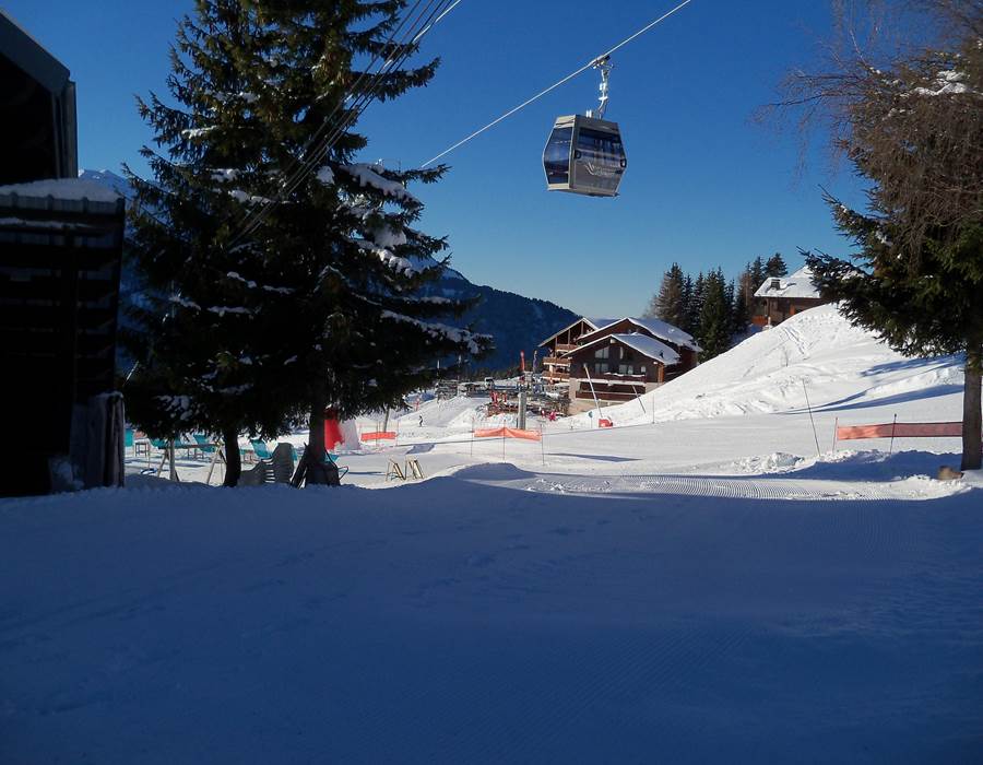 télécabine à coté du chalet