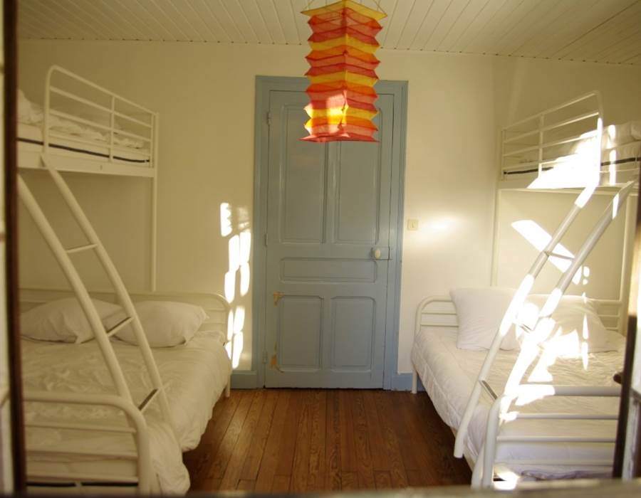 8 CHAMBRE 6 B