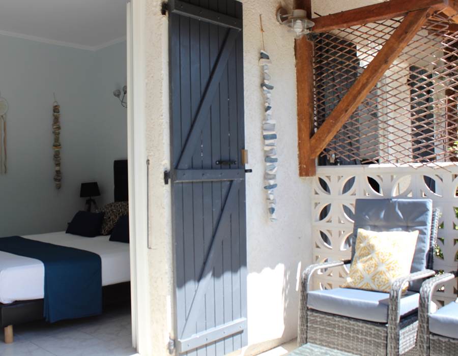 Terrasse côté jardin appartement Saleccia