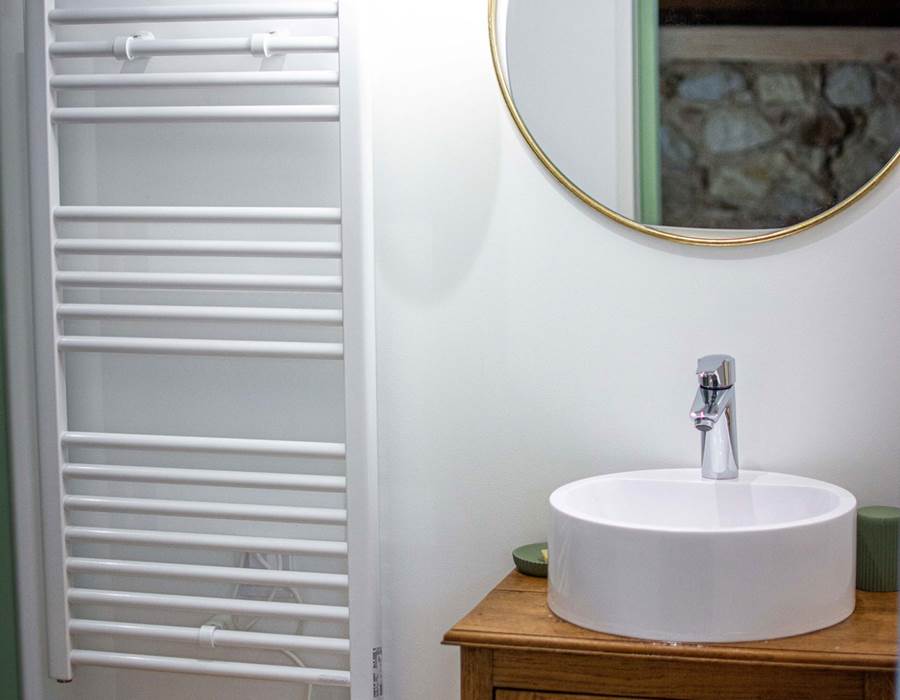 Chambre d'hôtes les chemins de Berdis Blanche Salle de bains1