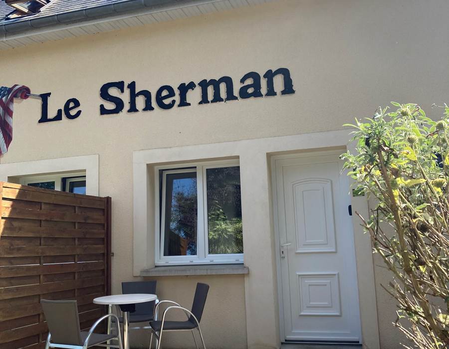 le-sherman-terrasse-privative-chambre-dog-white-zone-débarquement-omaha-beach