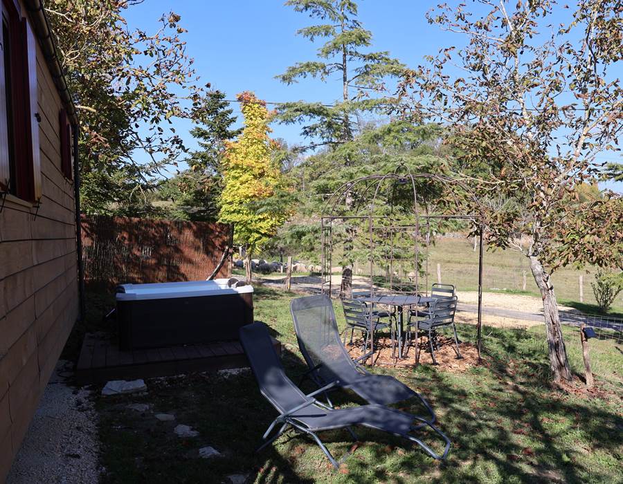 jardin avec SPA privatif