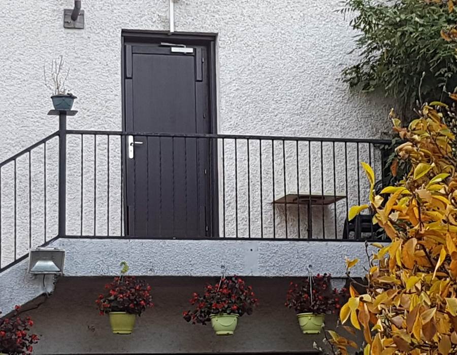 porte accès extérieur pour chambre La Pousse d'Or et Guimbelot