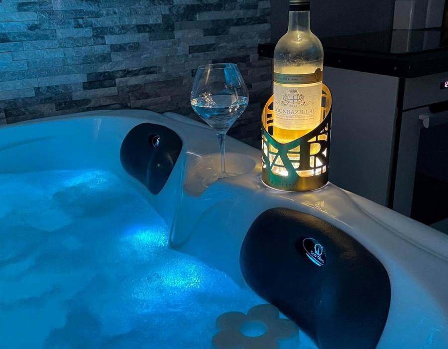 Jacuzzi (bouteille non incluse)